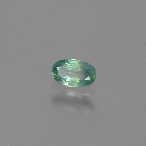 0.27カラットの天然グリーン/レッドアレキサンドライト（5.1×3.1 mm・オーバルカット）