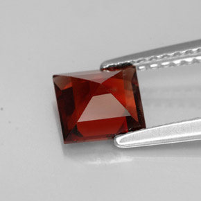 1.19カラットの天然オレンジレッドアルマンディンガーネット（6×5.7 mm・四角）