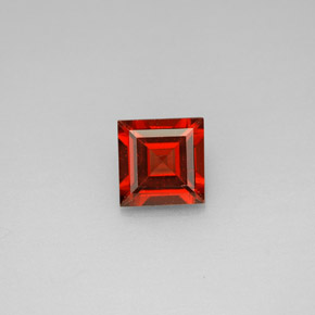 1.17カラットの天然オレンジレッドアルマンディンガーネット（6×5.9 mm・四角）