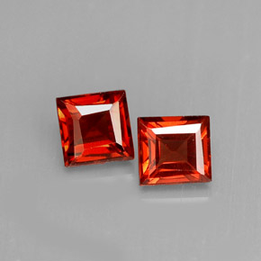 カラットの天然オレンジレッドアルマンディンガーネット（4.2×4 mm・四角）