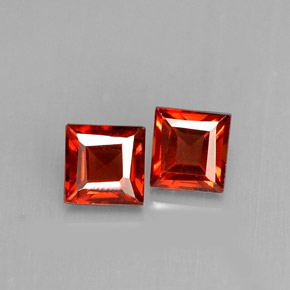 カラットの天然オレンジレッドアルマンディンガーネット（4.2×4 mm・四角）