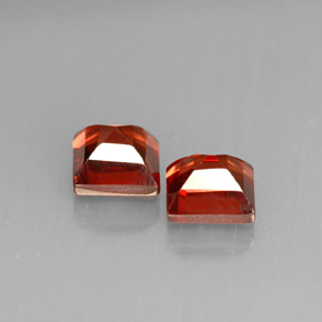 カラットの天然オレンジレッドアルマンディンガーネット（4.2×4 mm・四角）