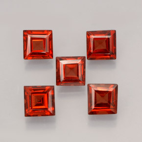 カラットの天然オレンジレッドアルマンディンガーネット（4.2×4.2 mm・四角）