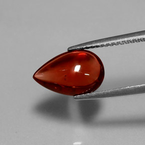 2.34カラットの天然オレンジレッドアルマンディンガーネット（11.4×7.6 mm・透明）