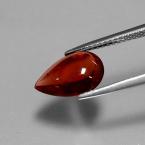 2.34カラットの天然オレンジレッドアルマンディンガーネット（11.4×7.6 mm・透明）