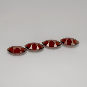 カラットの天然ディープレッドアルマンディンガーネット（10×5 mm・マーキス）