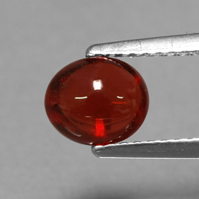 1.44カラットの天然レッドアルマンディンガーネット（6.8×5.8 mm・オーバルカット）