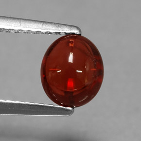 1.44カラットの天然レッドアルマンディンガーネット（6.8×5.8 mm・オーバルカット）