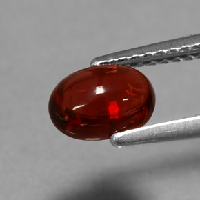 1.37カラットの天然オレンジレッドアルマンディンガーネット（7.3×5.3 mm・オーバルカット）