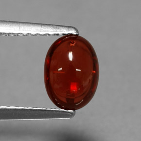 1.37カラットの天然オレンジレッドアルマンディンガーネット（7.3×5.3 mm・オーバルカット）