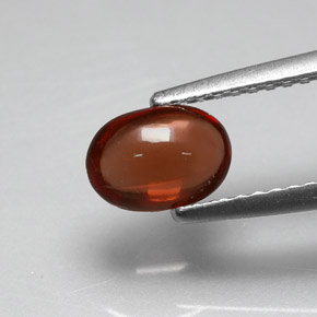 1.02カラットの天然オレンジレッドアルマンディンガーネット（7.1×5 mm・オーバルカット）
