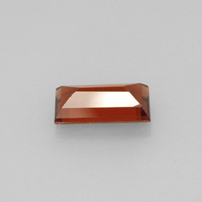 1.04カラットの天然レッドアルマンディンガーネット（8×4 mm・バゲット）