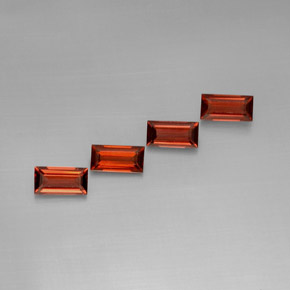 カラットの天然レッドアルマンディンガーネット（8.1×4 mm・バゲット）