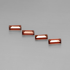 カラットの天然レッドアルマンディンガーネット（8.1×4 mm・バゲット）
