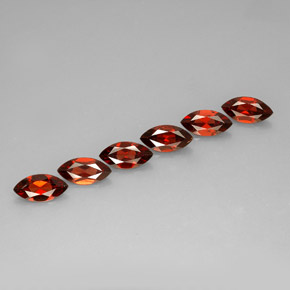カラットの天然オレンジレッドアルマンディンガーネット（10.1×5.1 mm・マーキス）