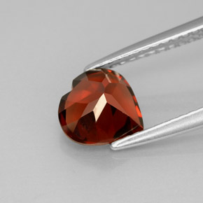 1.53カラットの天然レッドアルマンディンガーネット（7.1×7.1 mm・ハート型）