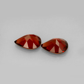 自然派の商品を探す ct レッド アルマンディンガーネット 宝石, 洋梨の形, スリランカ（セイロン） からGemSelectで. 在庫あり、世界各国へ発送!