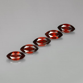 カラットの天然レッドアルマンディンガーネット（10×5 mm・マーキス）