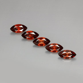 カラットの天然レッドアルマンディンガーネット（10×5.1 mm・マーキス）