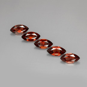 カラットの天然レッドアルマンディンガーネット（10×5 mm・マーキス）