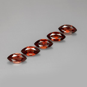 カラットの天然レッドアルマンディンガーネット（10×5 mm・マーキス）