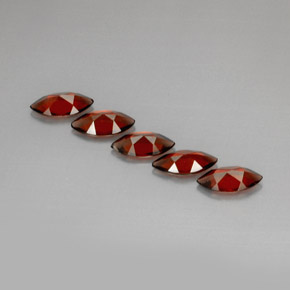 カラットの天然レッドアルマンディンガーネット（10×5 mm・マーキス）