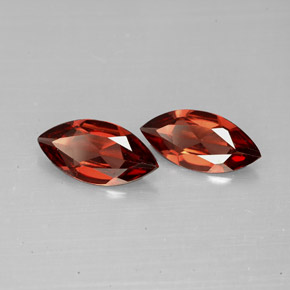 カラットの天然レッドアルマンディンガーネット（10.1×4.8 mm・マーキス）