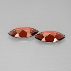 カラットの天然レッドアルマンディンガーネット（10.1×4.8 mm・マーキス）