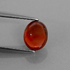 1.49カラットの天然レッドアルマンディンガーネット（6.9×5.7 mm・透明）