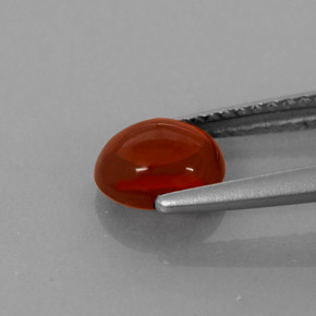 1.49カラットの天然レッドアルマンディンガーネット（6.9×5.7 mm・透明）