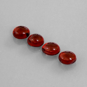 カラットの天然レッドアルマンディンガーネット（6.3×5.3 mm・透明）