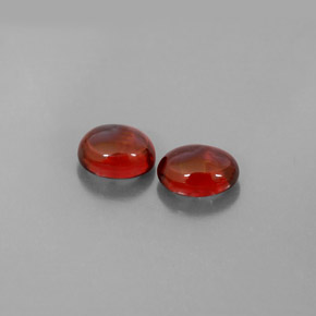 カラットの天然レッドアルマンディンガーネット（6.7×5.4 mm・透明）