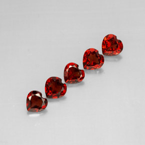 カラットの天然ディープレッドアルマンディンガーネット（5.3×5.2 mm・ハート型）