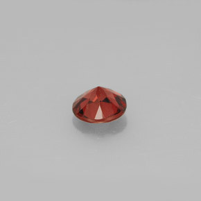 0.96カラットの天然ディープレッドアルマンディンガーネット（6.01 mm・ラウンドカット）