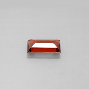 1.10カラットの天然ディープレッドアルマンディンガーネット（8.1×4.2 mm・バゲット）