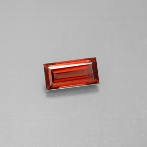 1.05カラットの天然オレンジレッドアルマンディンガーネット（8×4 mm・バゲット）