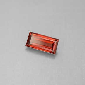 1.05カラットの天然オレンジレッドアルマンディンガーネット（8×4 mm・バゲット）