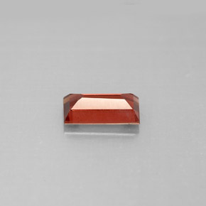 1.05カラットの天然オレンジレッドアルマンディンガーネット（8×4 mm・バゲット）