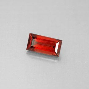1.19カラットの天然レッドアルマンディンガーネット（7.9×4.1 mm・バゲット）