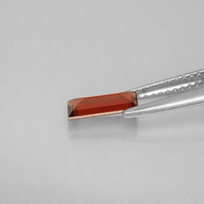 0.73カラットの天然オレンジレッドアルマンディンガーネット、バゲット、VS