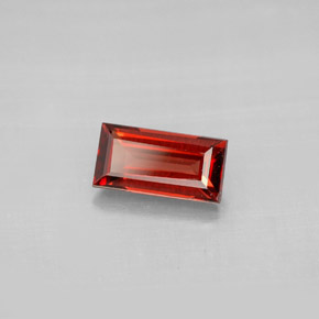 1.18カラットの天然ディープレッドアルマンディンガーネット（8.1×4.1 mm・バゲット）