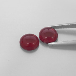 カラットの天然レッドアルマンディンガーネット（6.55 mm・透明）