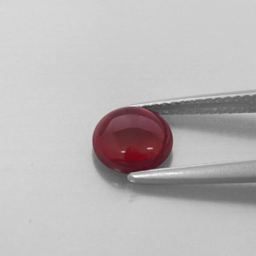 1.68カラットの天然ディープレッドアルマンディンガーネット（7.04 mm・透明）