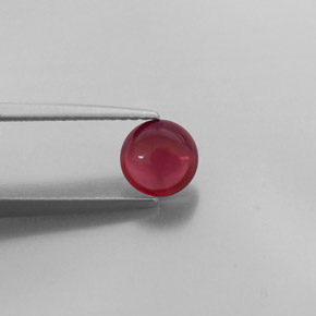 1.40カラットの天然ディープレッドアルマンディンガーネット（6.15 mm・透明）