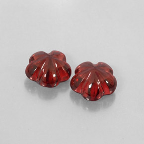カラットの天然ディープレッドアルマンディンガーネット（7.2×7.1 mm・透明）