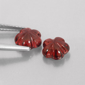 カラットの天然ディープレッドアルマンディンガーネット（7.2×7.1 mm・透明）