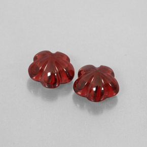 カラットの天然ディープレッドアルマンディンガーネット（7.1×7 mm・透明）