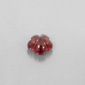 1.73カラットの天然ディープレッドアルマンディンガーネット（7.2×7 mm・透明）