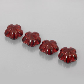 カラットの天然ディープレッドアルマンディンガーネット（7.2×7 mm・透明）