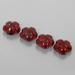 カラットの天然ディープレッドアルマンディンガーネット（7.1×7 mm・透明）